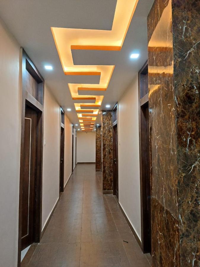 Hotel Cross Road By Wb Inn Unnāo Екстериор снимка
