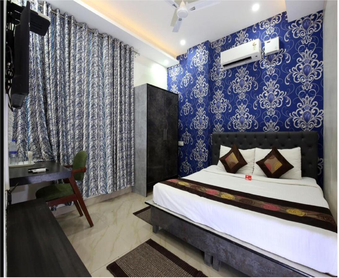 Hotel Cross Road By Wb Inn Unnāo Екстериор снимка