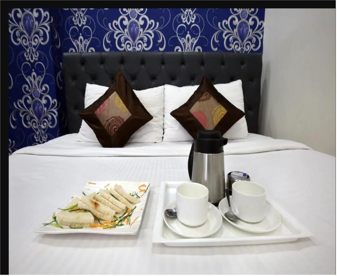 Hotel Cross Road By Wb Inn Unnāo Екстериор снимка